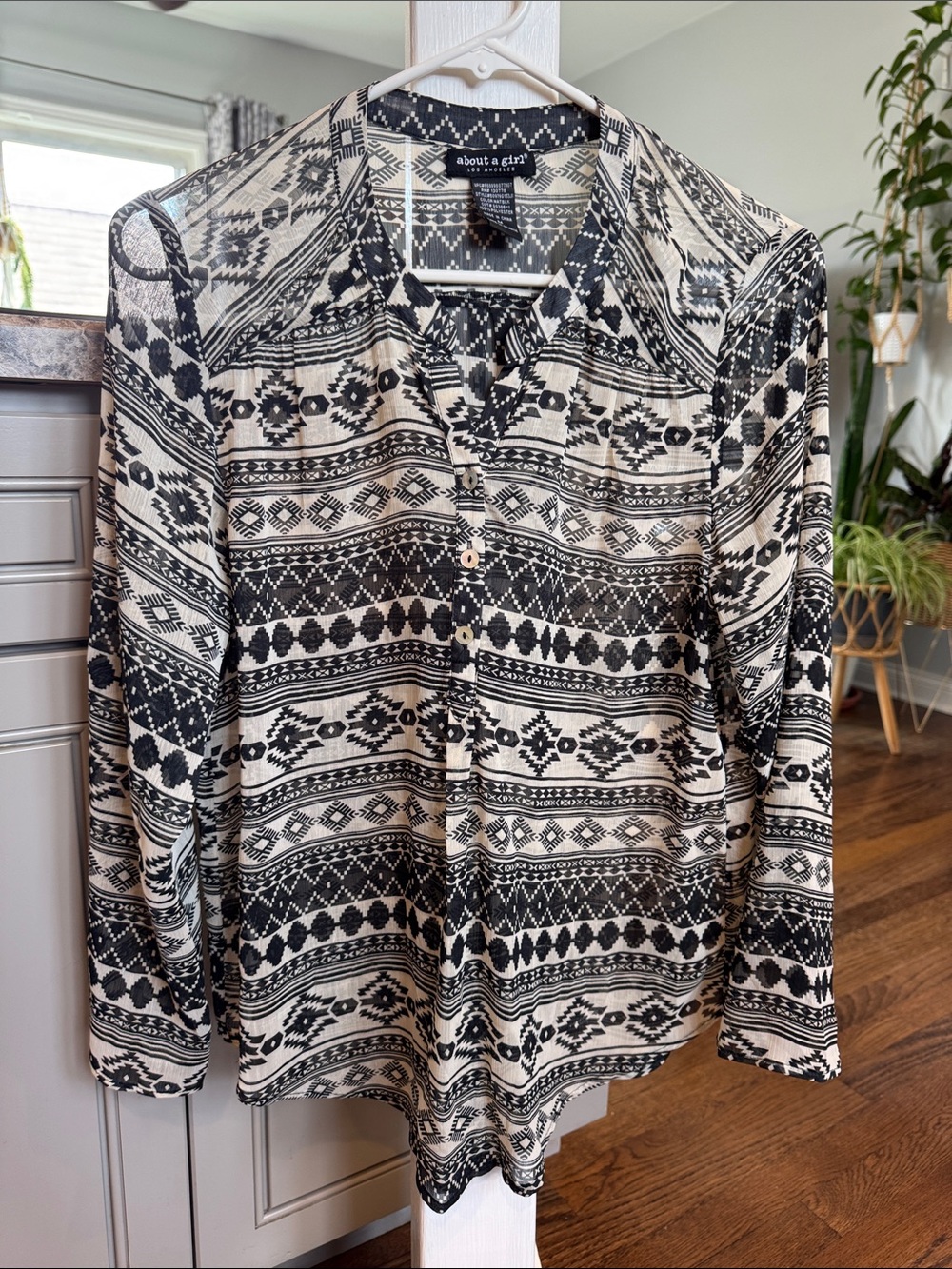 About A Girl Black and Cream Patterned Button-Front Sheer Casual Shirt